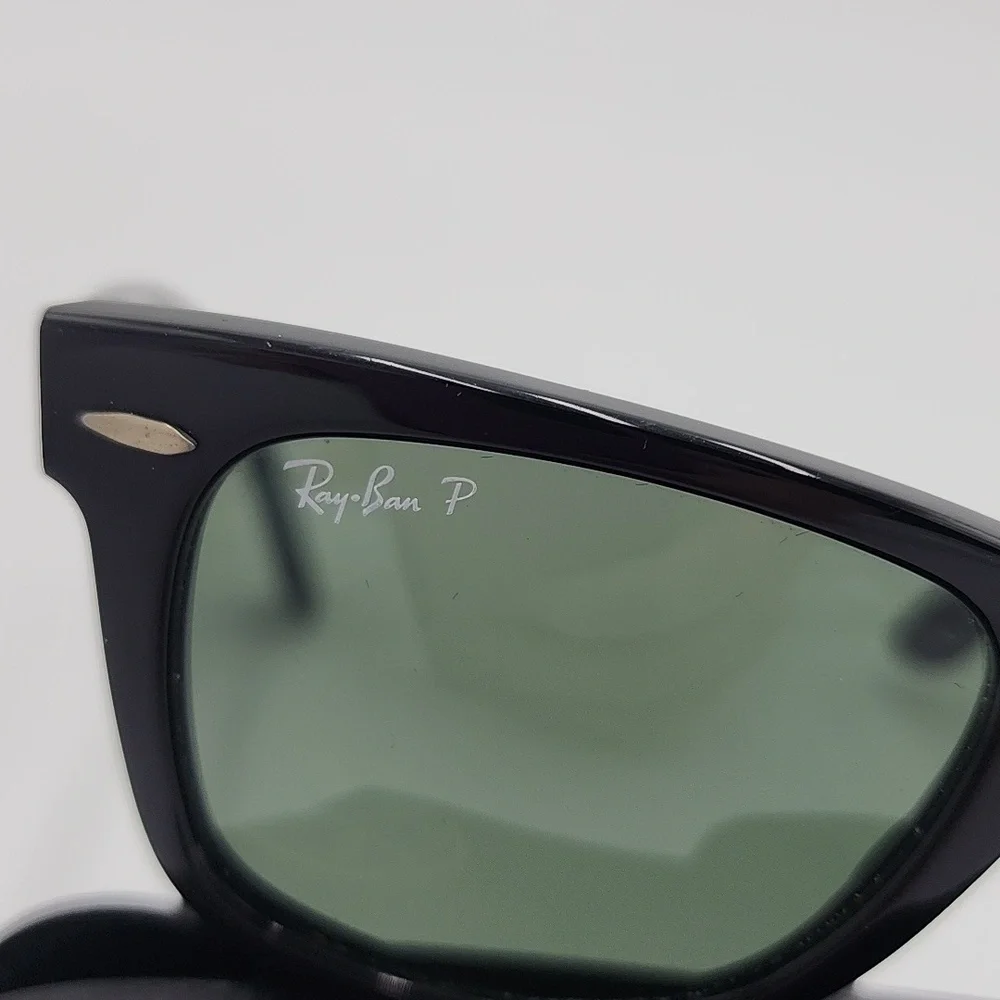 Ray-Ban Black Sunglasses with‎ Case
